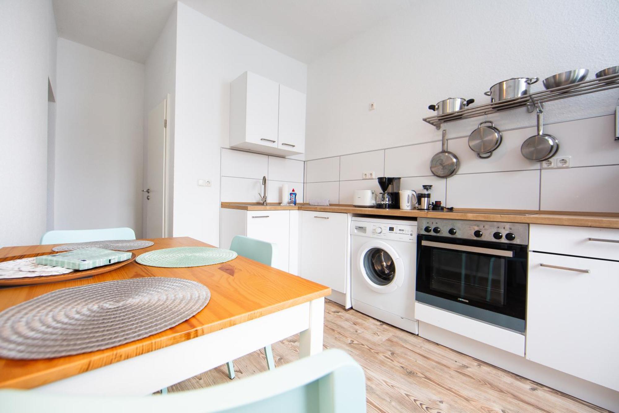 Grossraum-Apartments Mit 2Sz, Wz, Kueche, Smart-Tv, Parken, Etc エアフルト 部屋 写真