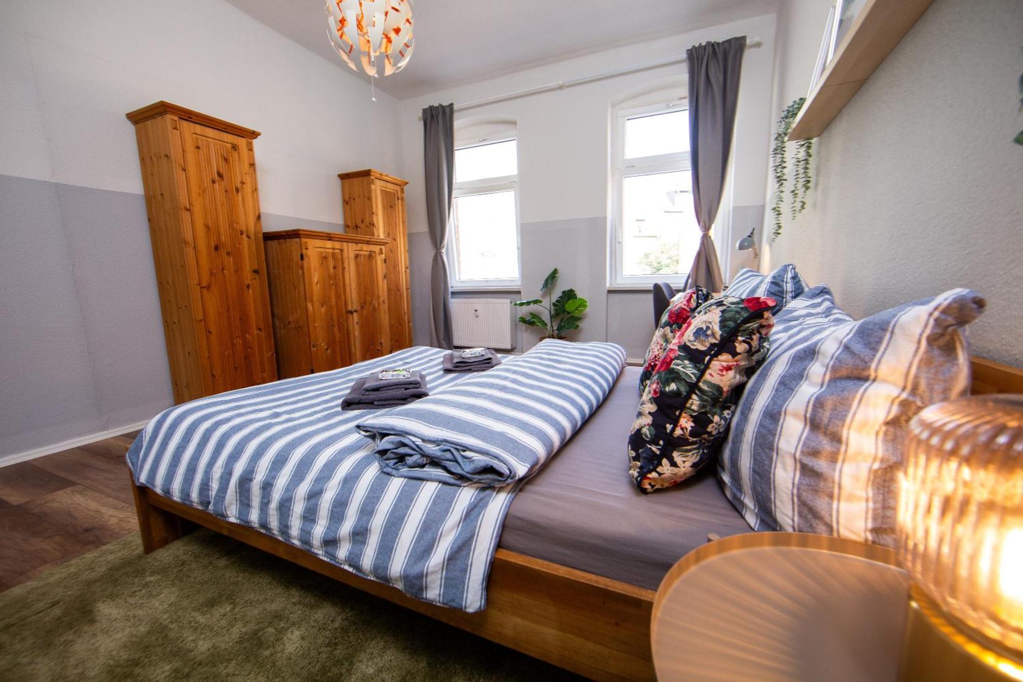 Grossraum-Apartments Mit 2Sz, Wz, Kueche, Smart-Tv, Parken, Etc エアフルト 部屋 写真