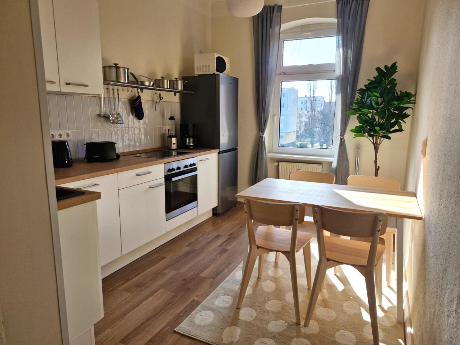 Grossraum-Apartments Mit 2Sz, Wz, Kueche, Smart-Tv, Parken, Etc エアフルト 部屋 写真